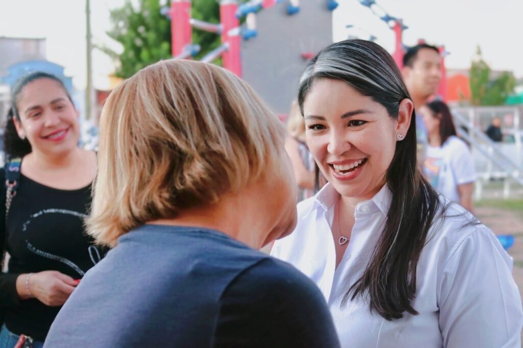 Disfrutan más de 350 vecinos en Villas del Rey Feria de Servicios de Nancy “La China” Frías