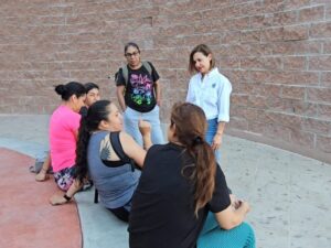 Visita Isela Martínez CEDEFAM Punta Oriente y escucha las necesidades de la colonia