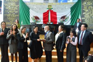 Entrega Congreso la Medalla al Mérito Cultural Víctor Hugo Rascón Banda 2024